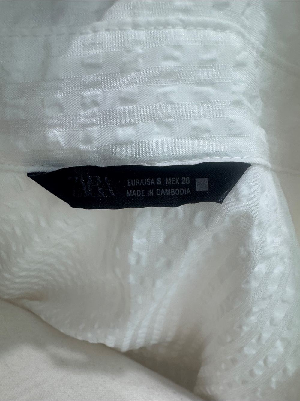 Classic and Stylish White Textured Button-Front Women's Top SM - Picture 4 of 6